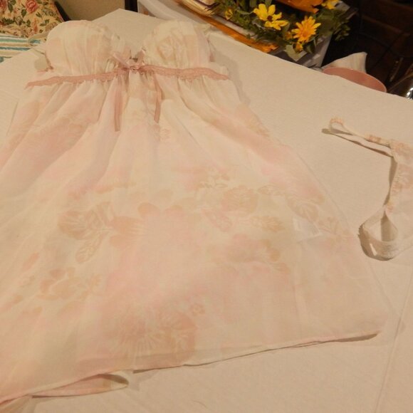 Apt 9 Intimate Pink Nightie with Pantys. - Picture 1 of 8